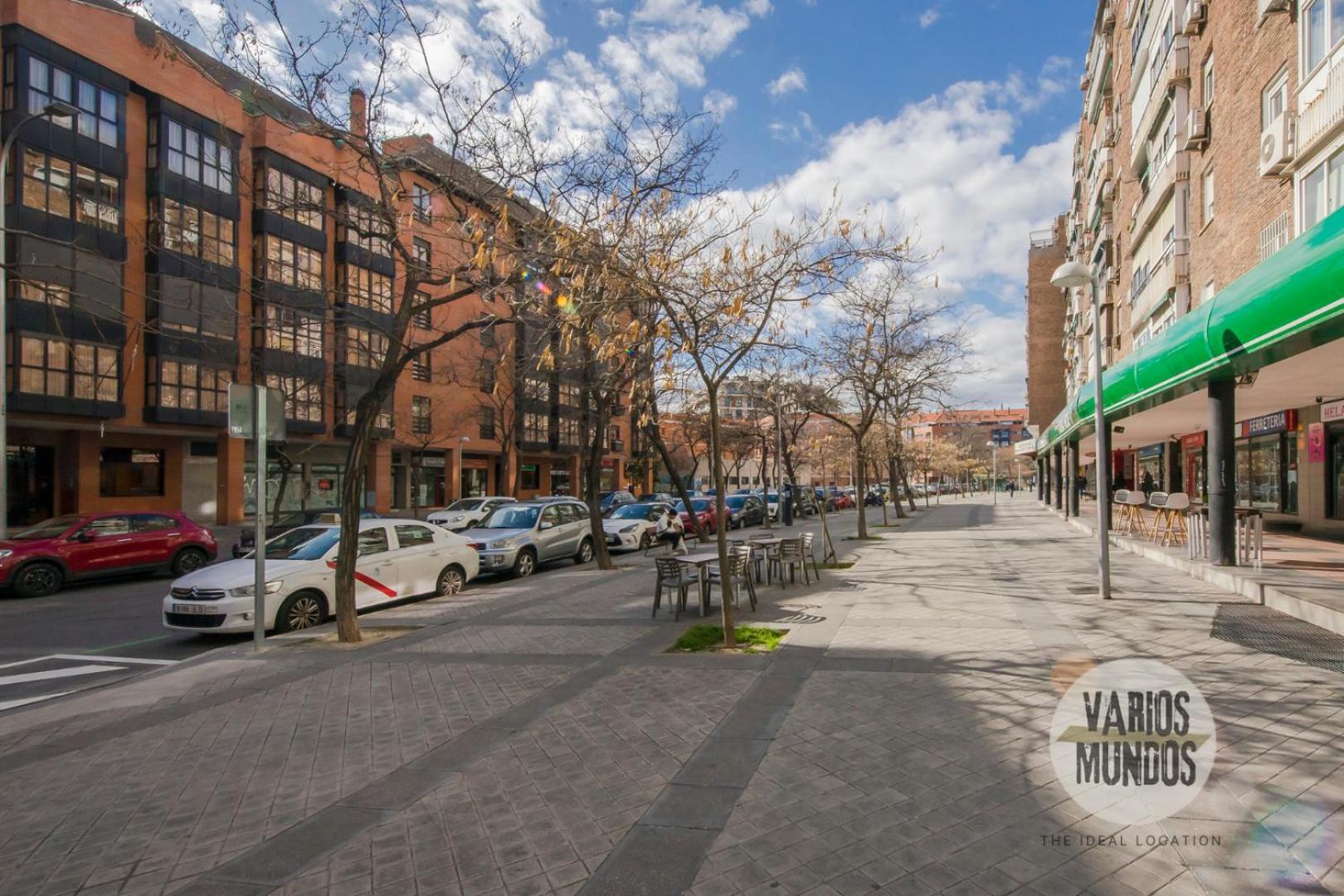 Escapada Con Parking Para 3, Vive La Latina, Madrid