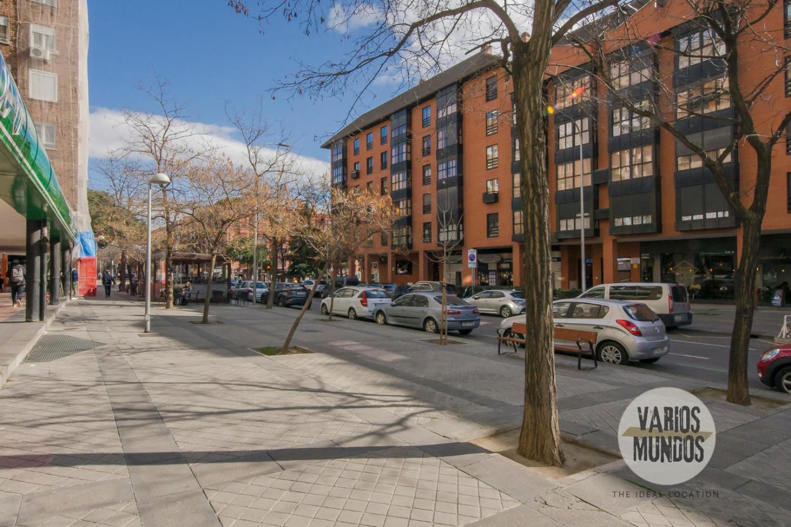 Escapada Con Parking Para 3, Vive La Latina — Fotos 1